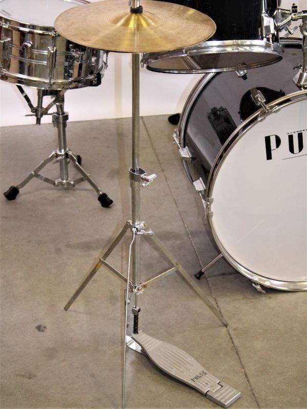 Drumstel van Pulse en een snaredrum van pearl